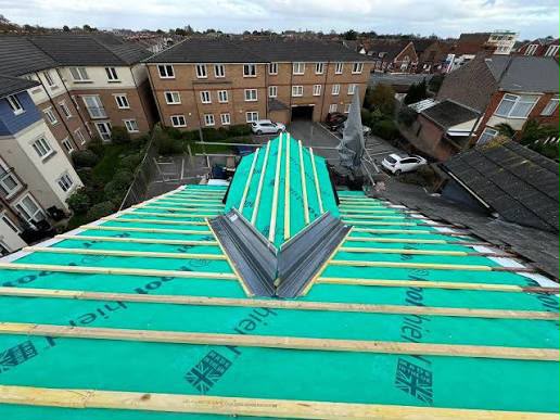 Green roof membrane with timber battens and valley details
